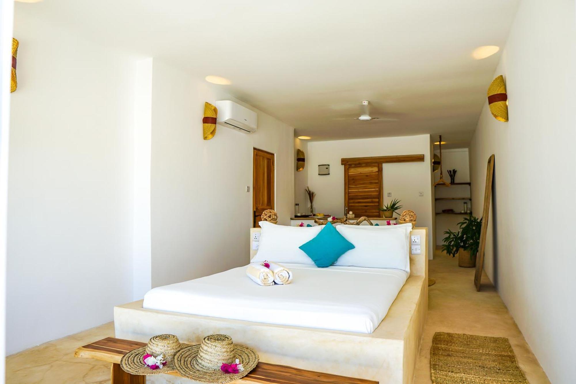 Aquamarina Hotel Джамбиани Екстериор снимка