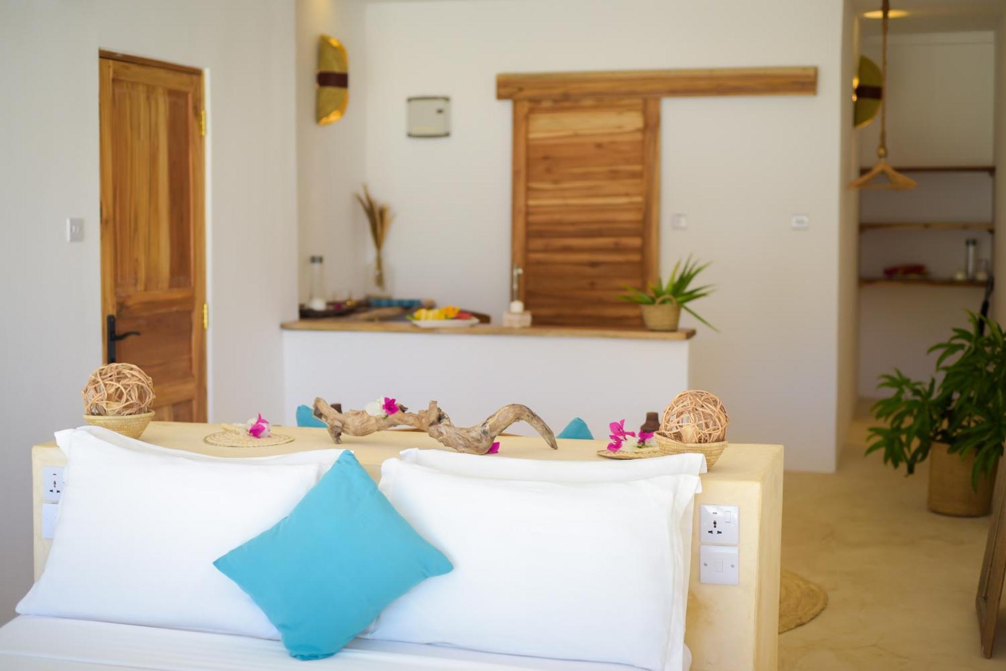 Aquamarina Hotel Джамбиани Екстериор снимка