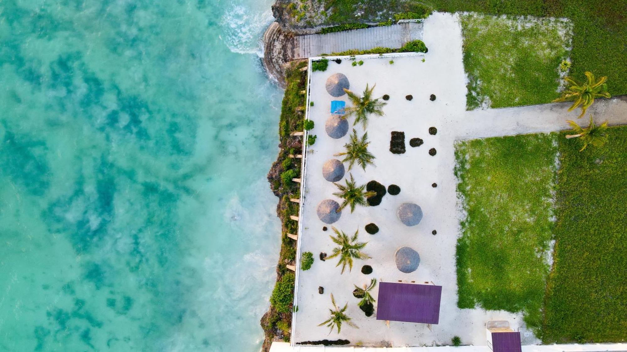Aquamarina Hotel Джамбиани Екстериор снимка