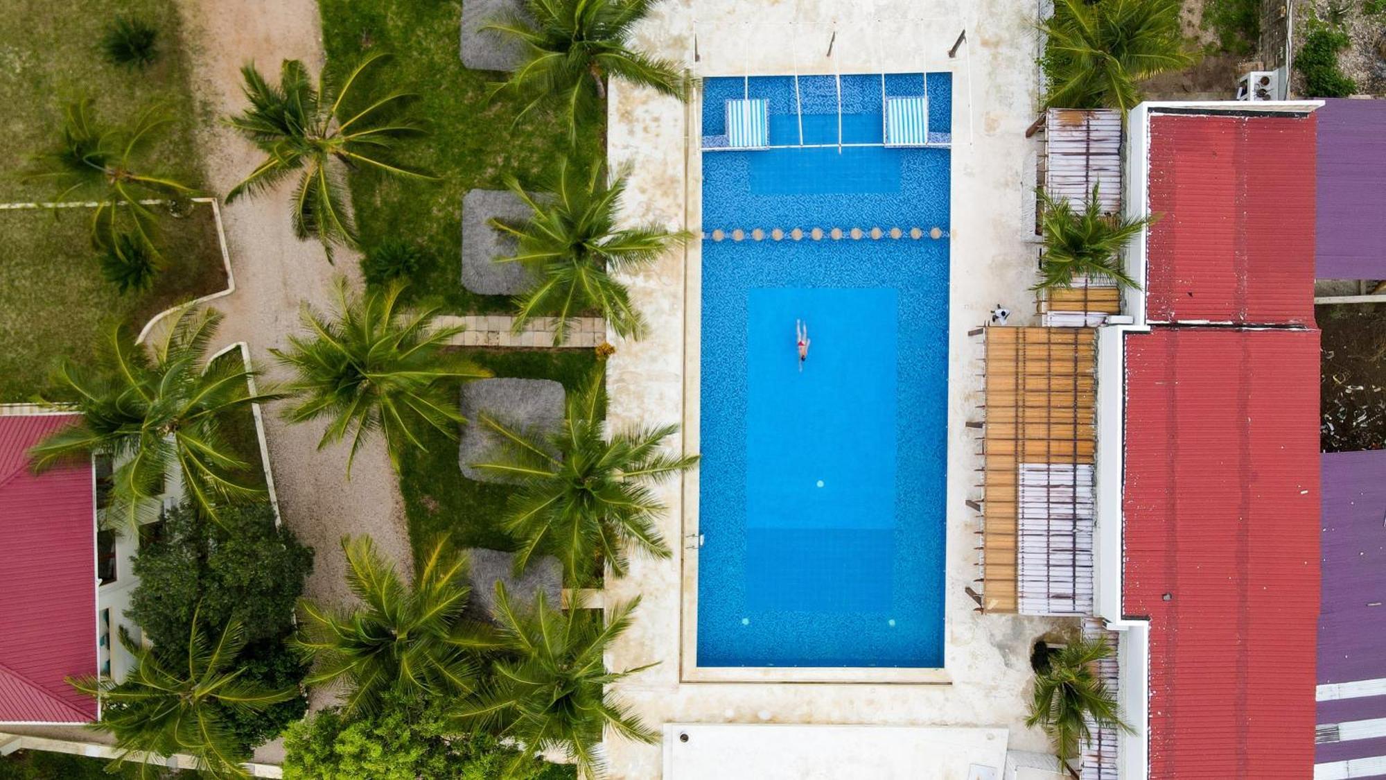 Aquamarina Hotel Джамбиани Екстериор снимка