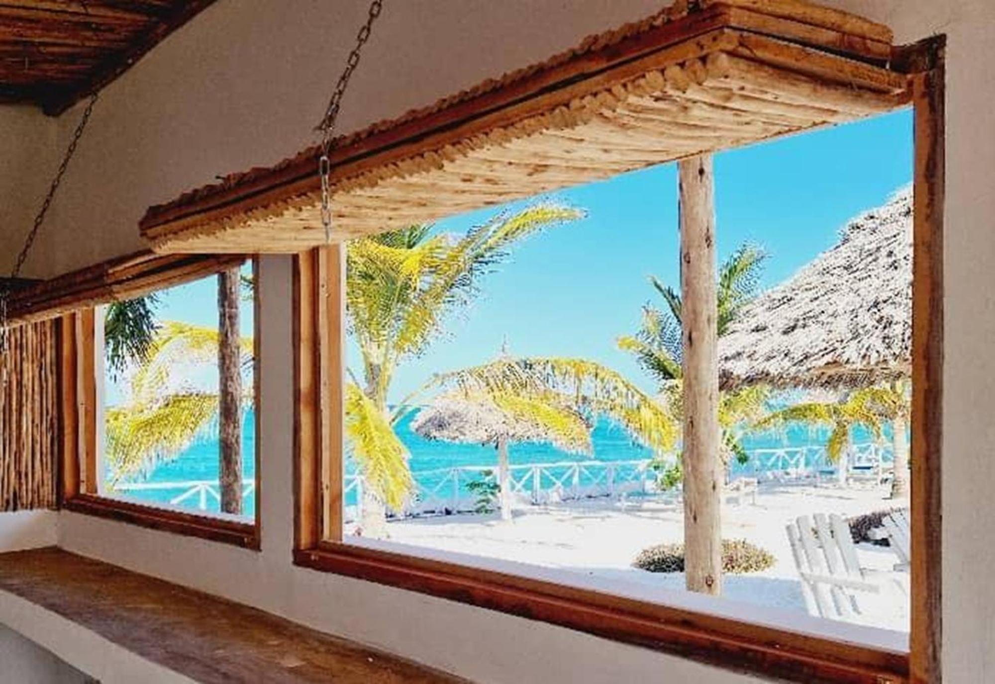 Aquamarina Hotel Джамбиани Екстериор снимка
